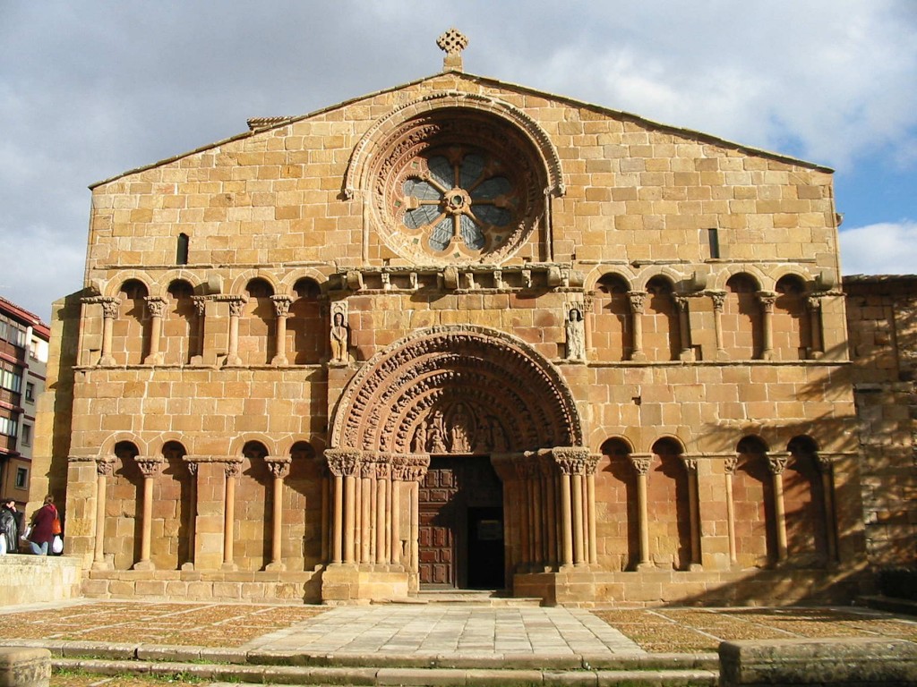 Fachada romanica Santo Domingo en Soria