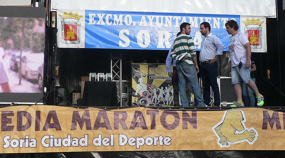 32-Media-Maraton-Ciudad-de-Soria--estrado